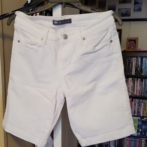 White Jean Levi's Shorts with Classic Design and Above Knee Length